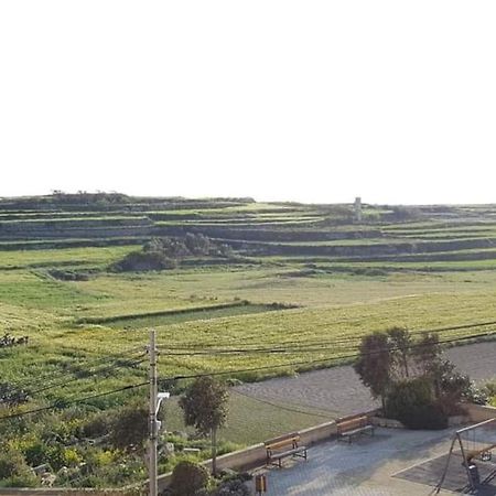Farmhouse Villa With Large Pool And Garden In Gozo Għarb Esterno foto