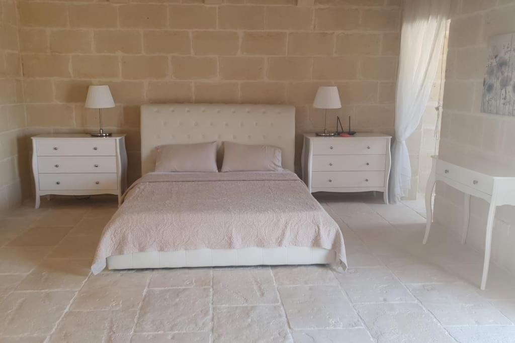 Farmhouse Villa With Large Pool And Garden In Gozo Għarb Esterno foto