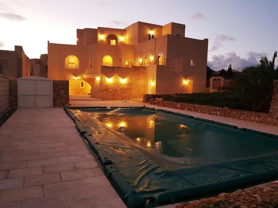 Farmhouse Villa With Large Pool And Garden In Gozo Għarb Esterno foto