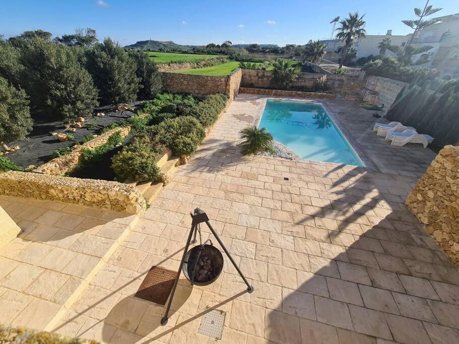 Farmhouse Villa With Large Pool And Garden In Gozo Għarb Esterno foto