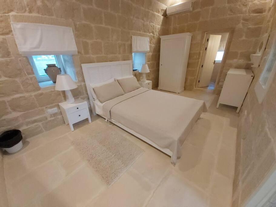 Farmhouse Villa With Large Pool And Garden In Gozo Għarb Esterno foto