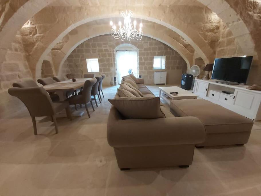 Farmhouse Villa With Large Pool And Garden In Gozo Għarb Esterno foto